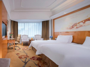 Отель Vienna International Hotel Zhuhai Golden Phoenix  Чжухай
